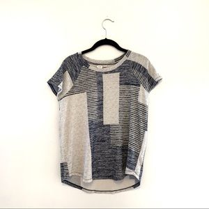 Women’s Gap shirt